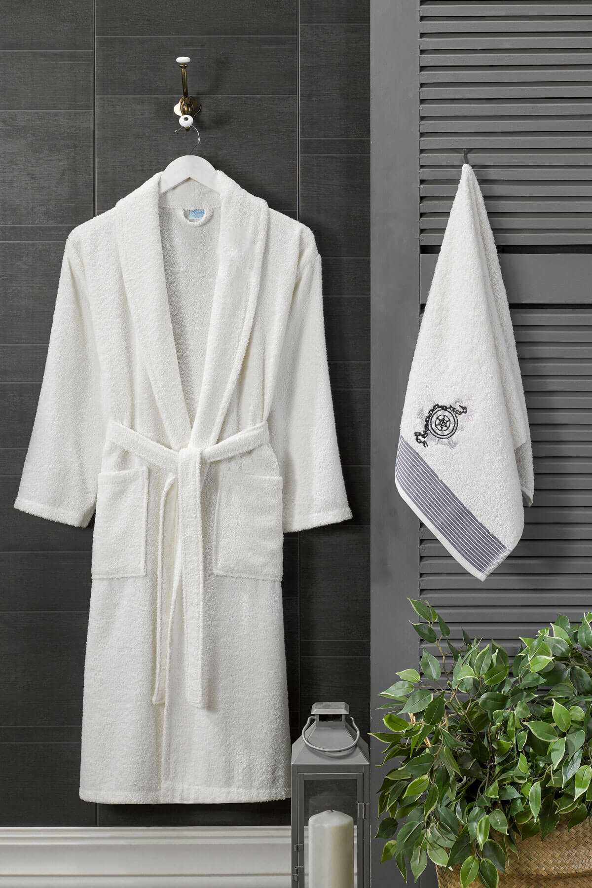 Erkek Havlulu Banyo Bornoz Takımı Pamuklu Beyaz Erkek Havlulu Banyo Bornoz Takımı Pamuklu Beyaz