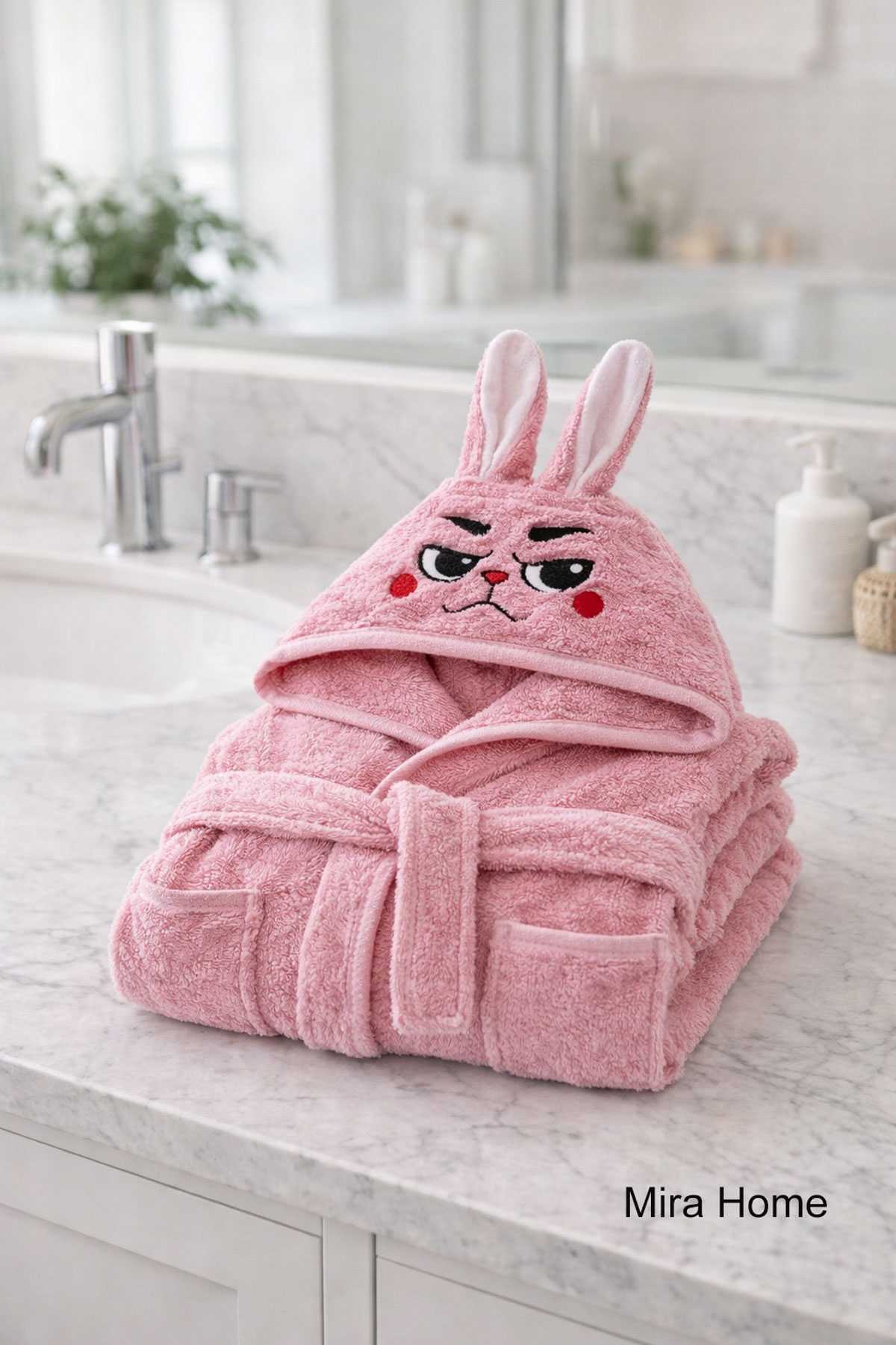 Pembe Tavşan Nakışlı Kulaklı Bebek ve Çocuk Bornozu