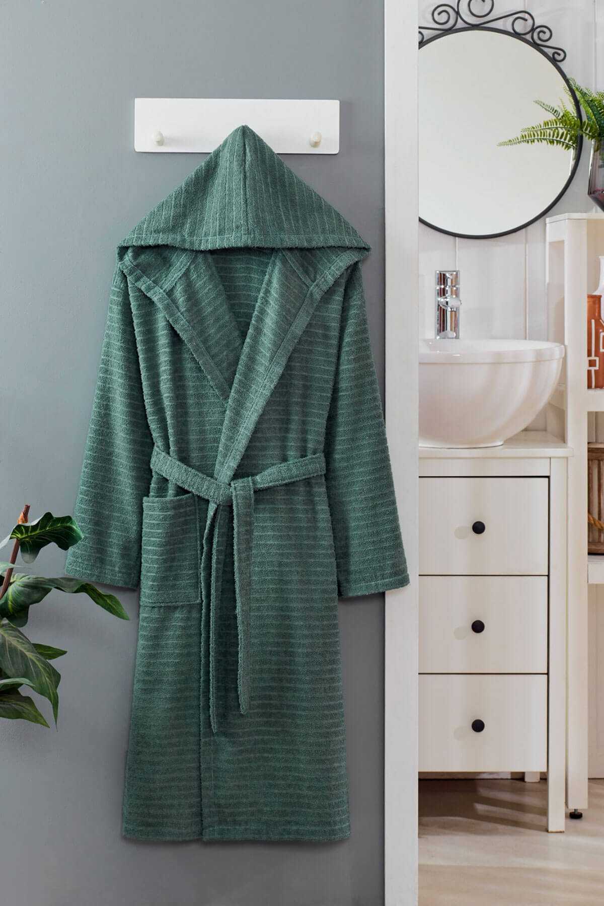 Kapüşonlu Unisex Banyo Bornozu %100 Soft Pamuklu Yeşil Kapüşonlu Unisex Banyo Bornozu %100 Soft Pamuklu Yeşil